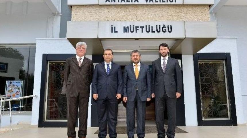 Vali T&uuml;rker&rsquo;den İl M&uuml;ft&uuml;l&uuml;ğ&uuml; Ve Karayollarına Ziyaret