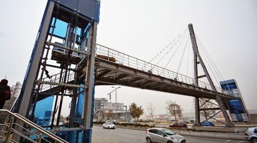 B&uuml;y&uuml;kşehir&rsquo;den Yeni Yaya &Uuml;st Ge&ccedil;itleri