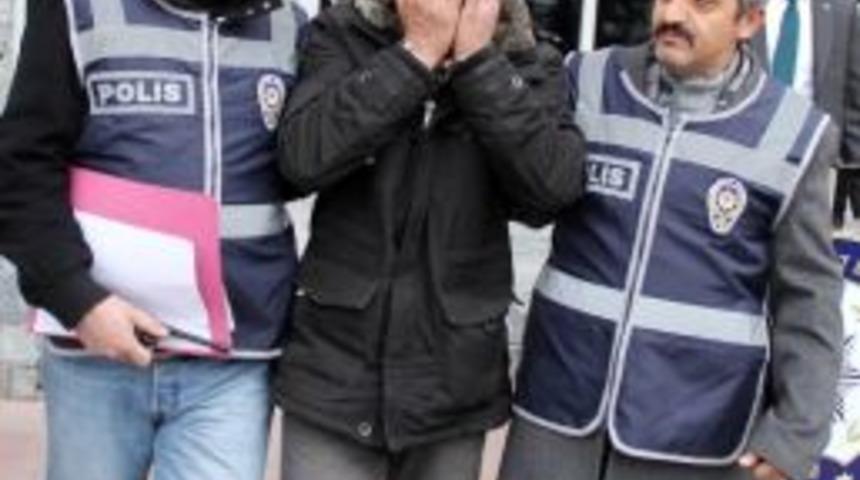25.5 Yıl Hapis Cezası Bulunan Ve 5 Ayrı Su&ccedil;tan Aranan Şahıs Tacizden Yakalandı