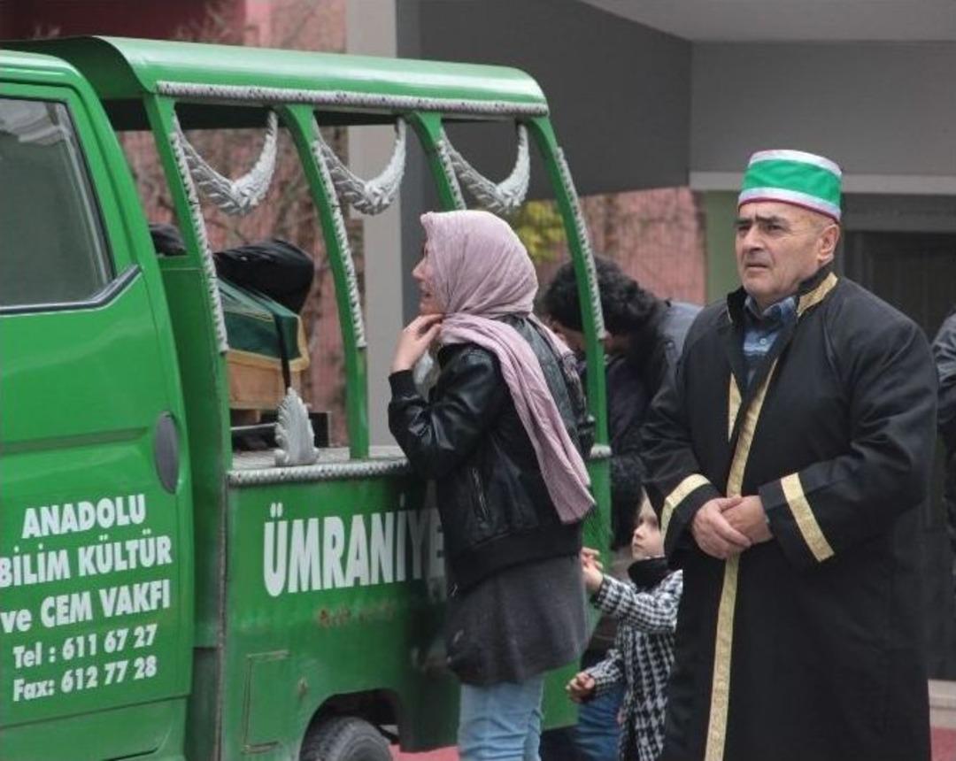 Donarak Hayatını Kaybeden Ayb&uuml;ke Bebek Toprağa Verildi