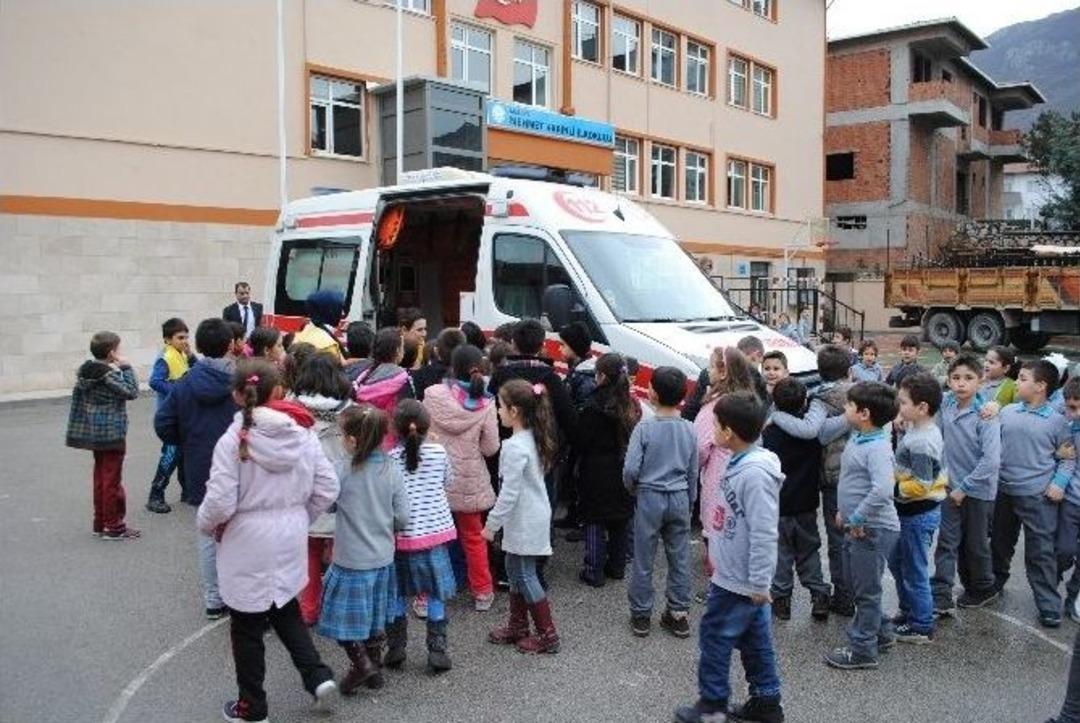 112&rsquo;yi &lsquo;gel Araba Yarıştıralım&rsquo; Diye Arayan Var