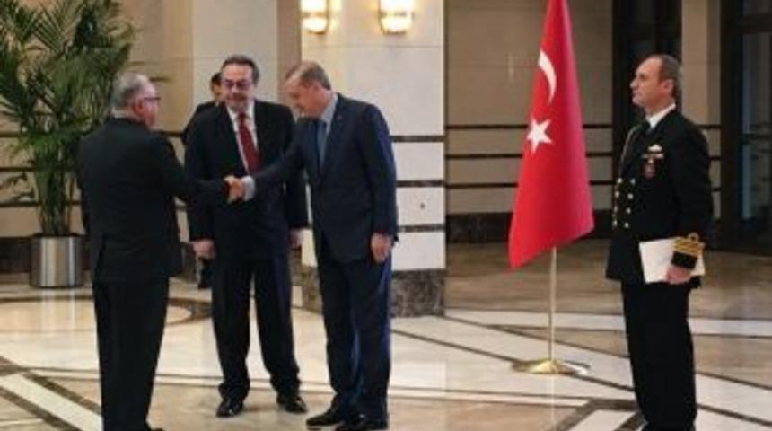Kolombiya Büyükelçisi, Cumhurbaşkanı Erdoğan’a Güven Mektubunu Sundu