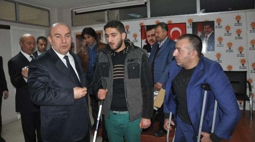 Muş&rsquo;ta G&ouml;rme Engellilere Baston Dağıtıldı