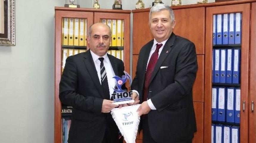 Federasyon Başkanı Ozanoğlu, Halk Eğitim Merkezi M&uuml;d&uuml;rl&uuml;ğ&uuml;n&uuml; Ziyaret Etti