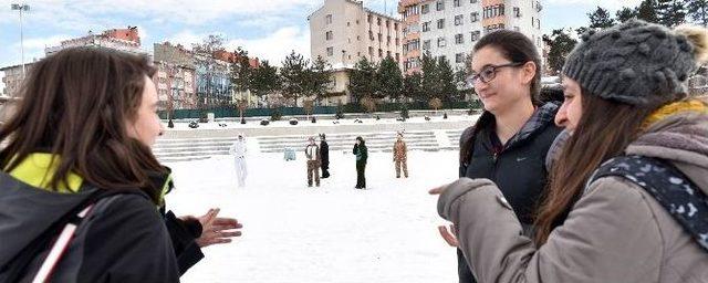 Şehir Tiyatrosu’ndan Anlamlı Davranış