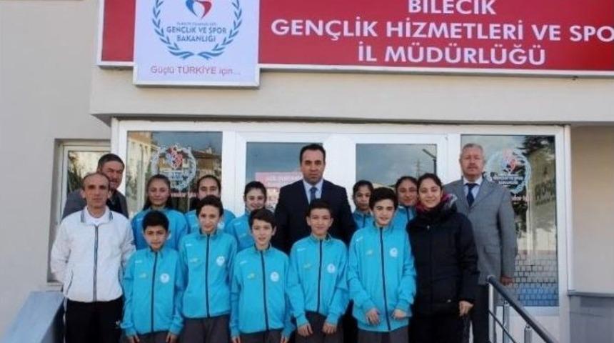 Badmintoncular K&uuml;tahya&rsquo;ya Uğurlandı