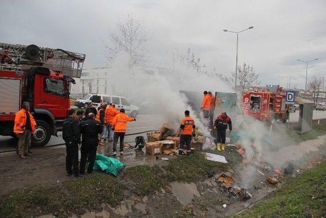 Atılan Sigara İzmariti Seyir Halindeki Kamyonette Yangın Çıkardı