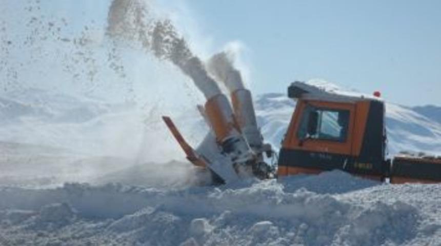 Ardahan&rsquo;da Kapalı K&ouml;y Yolları Ulaşıma A&ccedil;ıldı
