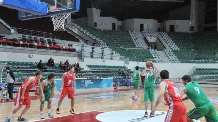Nil&uuml;fer Belediyespor Rahat Kazandı