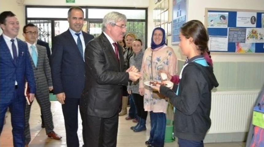 İl Milli Eğitim M&uuml;d&uuml;r&uuml; Cengiz&rsquo;den Ayvalıktaki &lsquo;en Başarılı Ve En Teknolojik&rsquo; Okullara Ziyaret