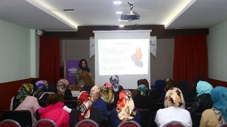 Psikolog Zeynep Demirbozan: &ldquo;ergenlikte Nasihat Değil &Ouml;rnek Verin&rdquo;