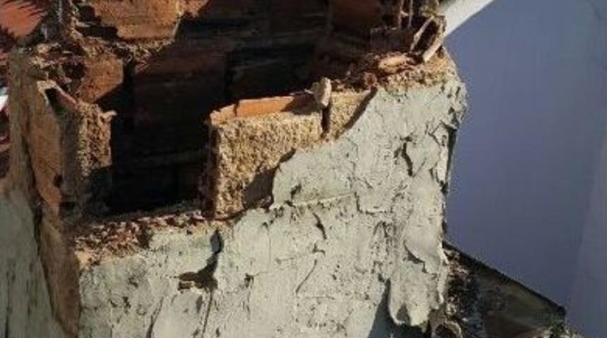 Bolu&rsquo;da Lodos Nedeniyle Apartmanın &Ccedil;atısı U&ccedil;tu