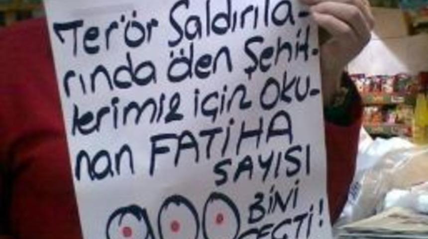 G&ouml;lc&uuml;kl&uuml; Esnafın Şehitler İ&ccedil;in Dua Kampanyası Başlattı