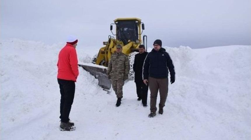 Yaylada Mahsur Kalan G&uuml;venlik G&ouml;revlileri 12 Saatte Kurtarıldı