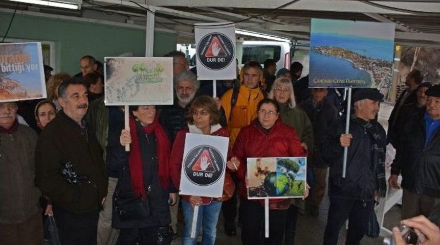 Dikili&rsquo;deki &Ccedil;ed Toplantısında Arbede