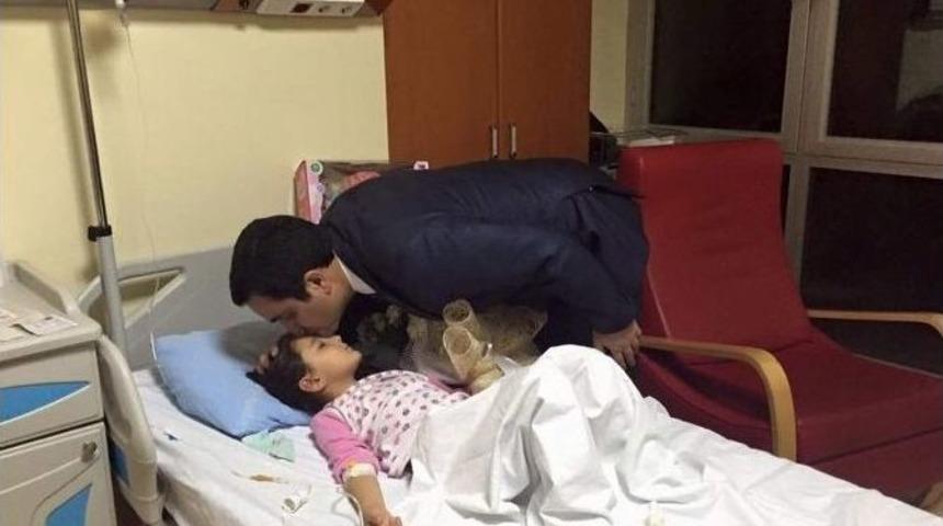 Park Yapan Amcayı Karşısında G&ouml;r&uuml;nce Mutluluktan Ağladı