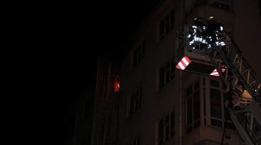 Terzihanede &Ccedil;ıkan Yangın Paniğe Neden Oldu