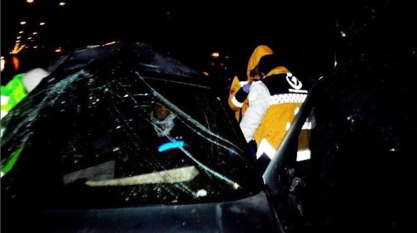 Yolda Biriken Su Kazaya Neden Oldu: 1 Yaralı