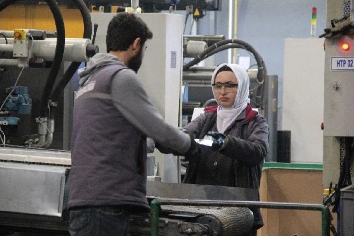 (&ouml;zel Haber) Ellerinin Hamuruyla Tonlarca Kilonun Altındalar