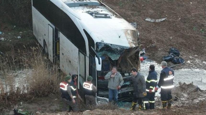 M&uuml;ltecileri Taşıyan Otob&uuml;s Kazasında &Ouml;l&uuml; Sayısı 6&rsquo;ya Y&uuml;kseldi