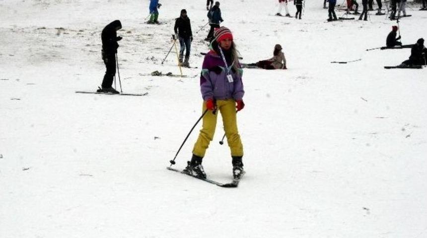 Uludağ’a Yeniden Kar Yağdı