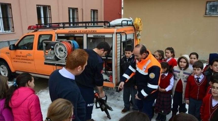 Afad Ekipleri İlk&ouml;ğretim &Ouml;ğrencilerine Eğitim Verdi