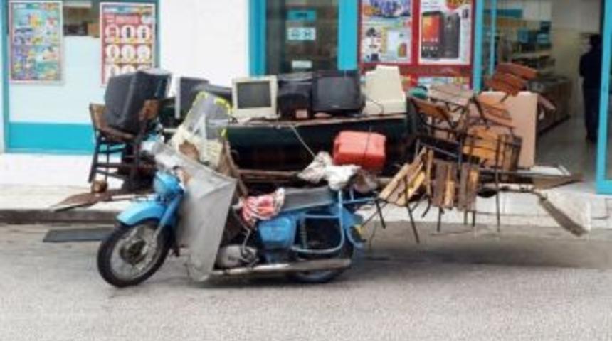 Kamyonete Sığmayacak Eşyayı Motosikletle Taşıdı