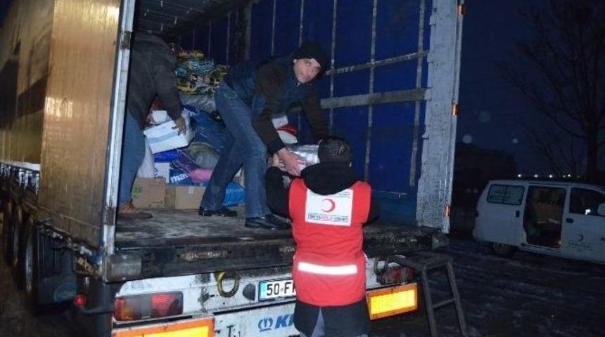 Suriyeli T&uuml;rkmenlere Yardım Tır&rsquo;ı