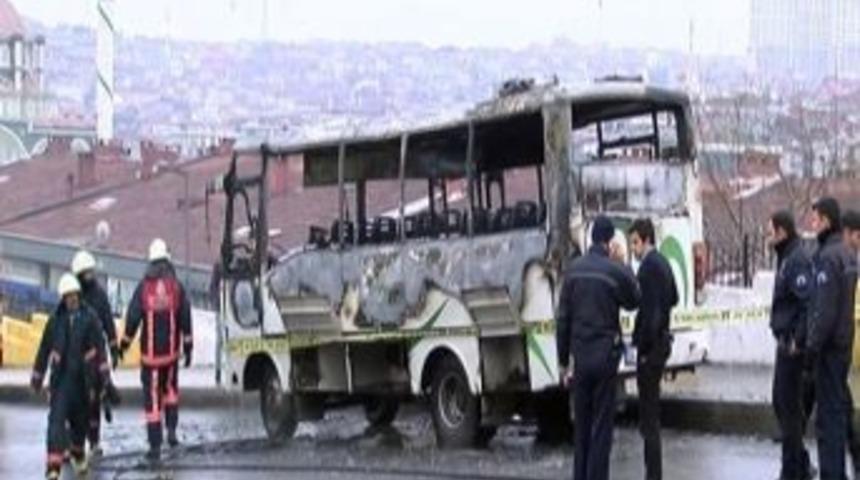 Sultangazi&rsquo;de Park Halindeki Midib&uuml;ste Yangın