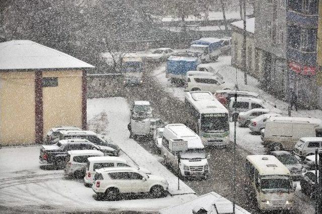 Kars’ta Yoğun Kar Yağışı