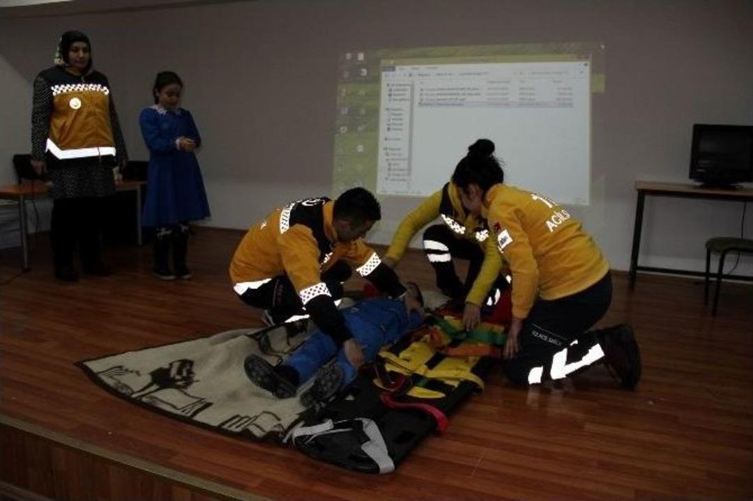 &lsquo;trafikte Ambulansa Yol Ver Yaşama Yol Ver&rsquo; Kampanyası &Ouml;ğrencilere Anlatıldı