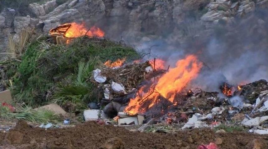 Bodrum &Ccedil;&ouml;pl&uuml;ğ&uuml;nde Yangın