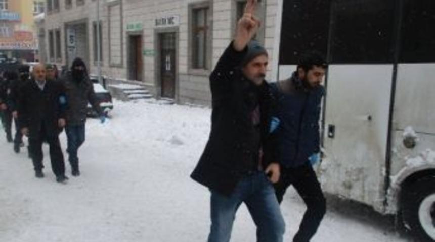 Bulanık&rsquo;ta G&ouml;zaltına Alınan 20 Kişi Serbest Bırakıldı