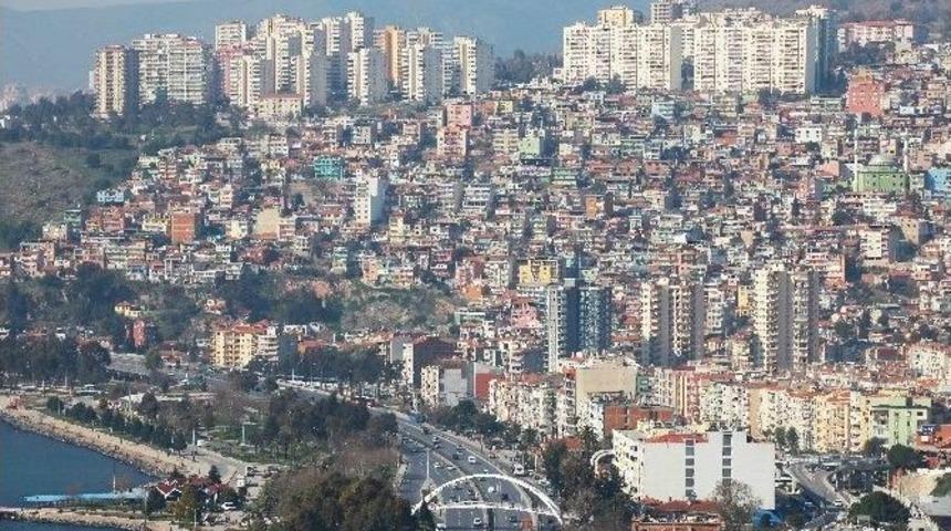 Bayraklı Şarkısını Arıyor