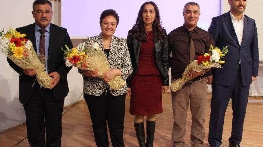 Alaşehir&rsquo;de &Uuml;z&uuml;mc&uuml;lere &rsquo;budama Ve G&uuml;breleme&rsquo; Konferansı