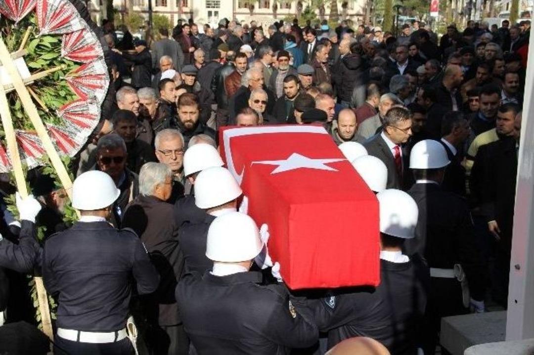 Eski Bakan İ&ccedil;in Sade T&ouml;ren