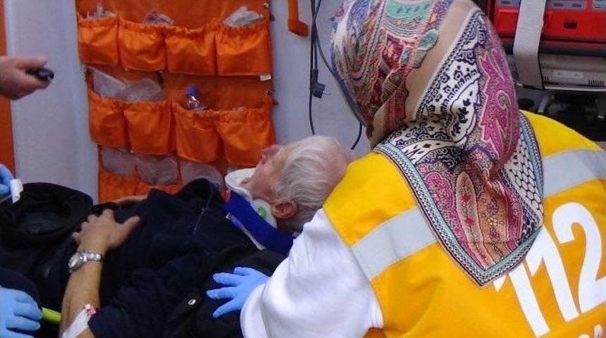 İşitme Engelli Adama Otomobil &Ccedil;arptı