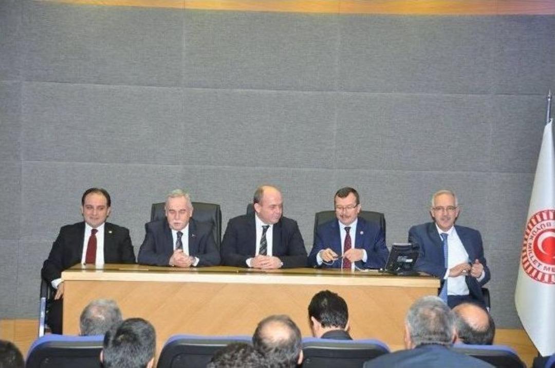 Ankara&rsquo;dan M&uuml;jdeyle D&ouml;nd&uuml;ler