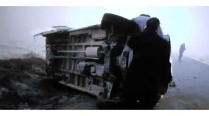 M&uuml;nib&uuml;s Devrildi: 1 &Ouml;l&uuml;, 3 Yaralı