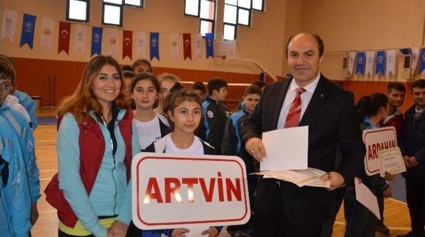 Anadolu Yıldızları Badminton &Ccedil;eyrek Finalleri Fatsa&rsquo;da Başladı