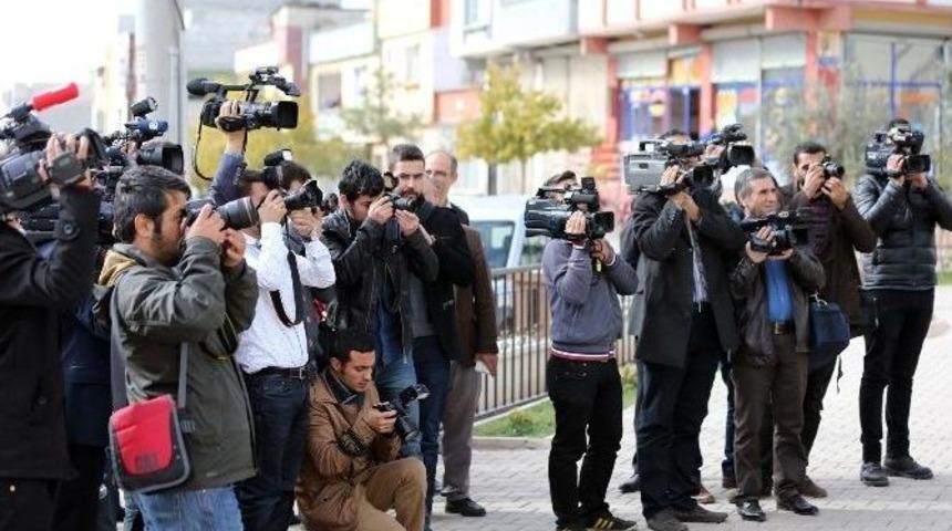 Şahin&rsquo;den 10 Ocak &Ccedil;alışan Gazeteciler G&uuml;n&uuml; Kutlaması
