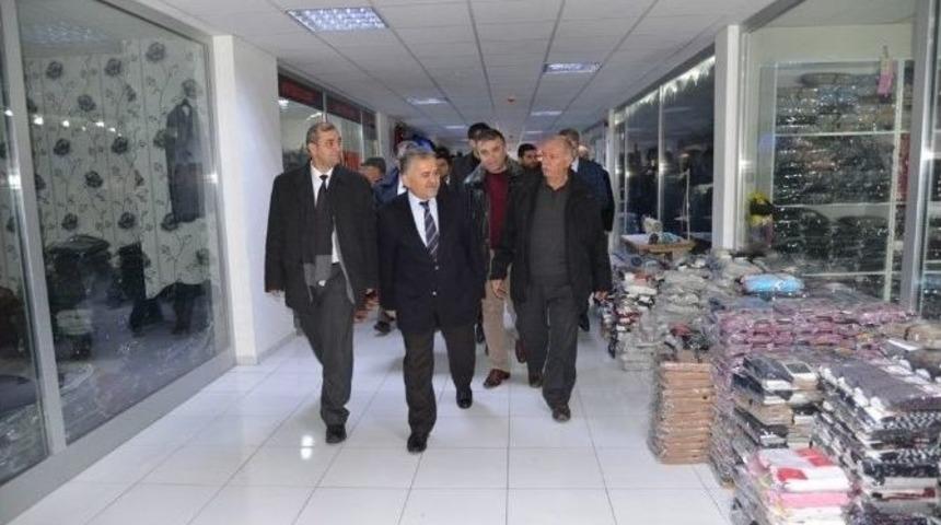 Başkan Memduh B&uuml;y&uuml;kkılı&ccedil; G&uuml;l&uuml;k Halkı Ve Esnafı İle