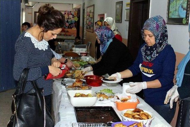 &Ccedil;ocukların Sağlığı İ&ccedil;in Kermes D&uuml;zenlendi 1