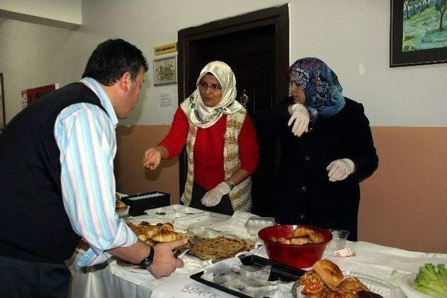 &Ccedil;ocukların Sağlığı İ&ccedil;in Kermes D&uuml;zenlendi 2