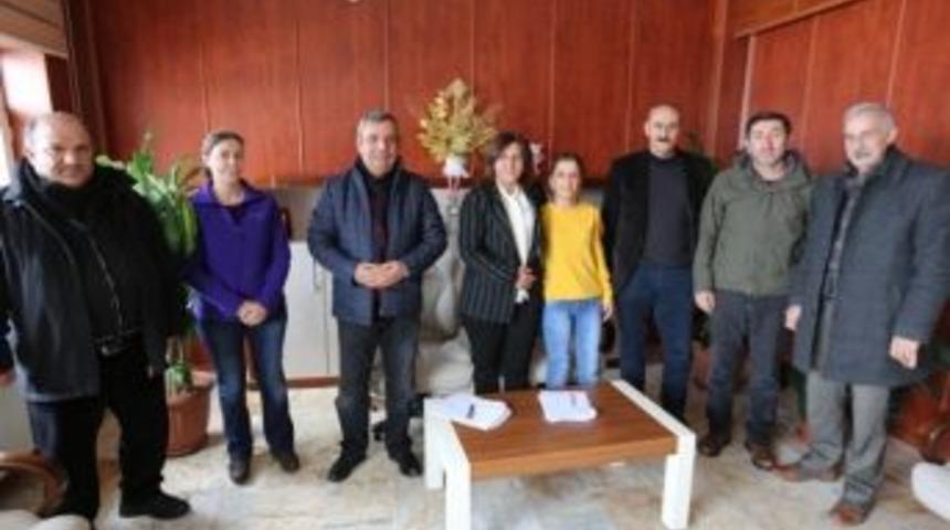 Edremit Belediyesi&rsquo;nde Toplu İş S&ouml;zleşmesi Sevinci