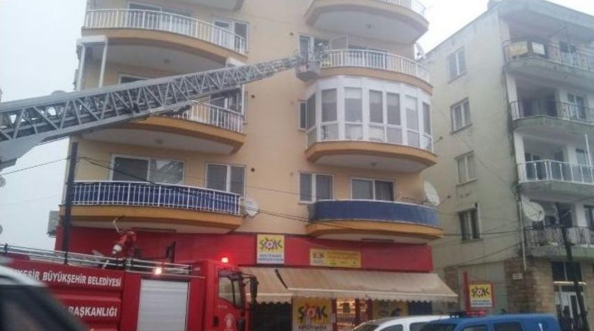 İtfaiye Merdiveniyle Girilen Evde Yaşlı Kadın &Ouml;l&uuml; Bulundu