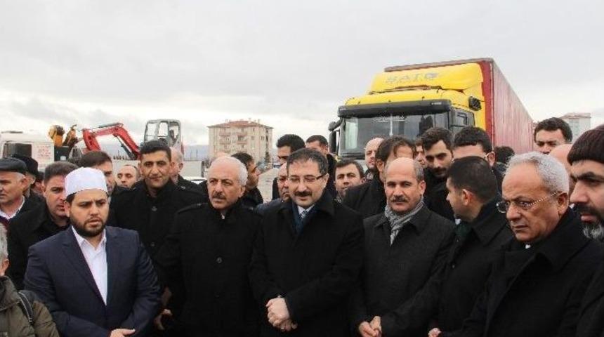 Ak Parti&rsquo;nin Yardım Tırı Yola &Ccedil;ıktı
