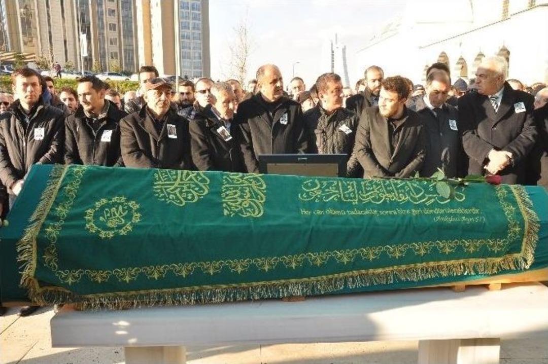 &Uuml;nl&uuml; İşadamı Rafet &Ouml;zsoy Son Yolcuğuna Uğurlandı
