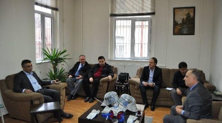 Demirspor&rsquo;a Malzeme Desteği