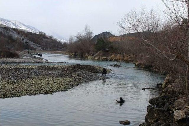 Kayıp İki Çocuğun Arama Çalışmaları Kelkit Çayı’nda Tekrar Başlatılacak